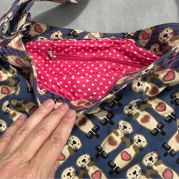 Bungalow 360 shoulder bag, otter print, adjustable strap, crossbody - Picture 6 of 8